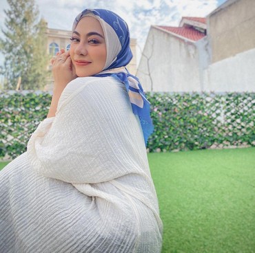 Penampilan Liza Aditya Setelah Hijrah Bikin Adem