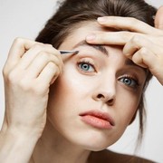 Eyebrow Pimple: Ketahui Penyebab dan Cara Menghilangkan Jerawat di Alis
