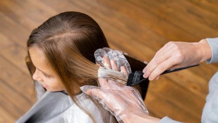 Rekomendasi Pewarna Rambut Bagus, Tahan Lama dan Murah
