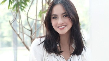 img-title Unggah Potret Bareng Sang Putri, Ririn Ekawati Dikira Kakak-Beradik