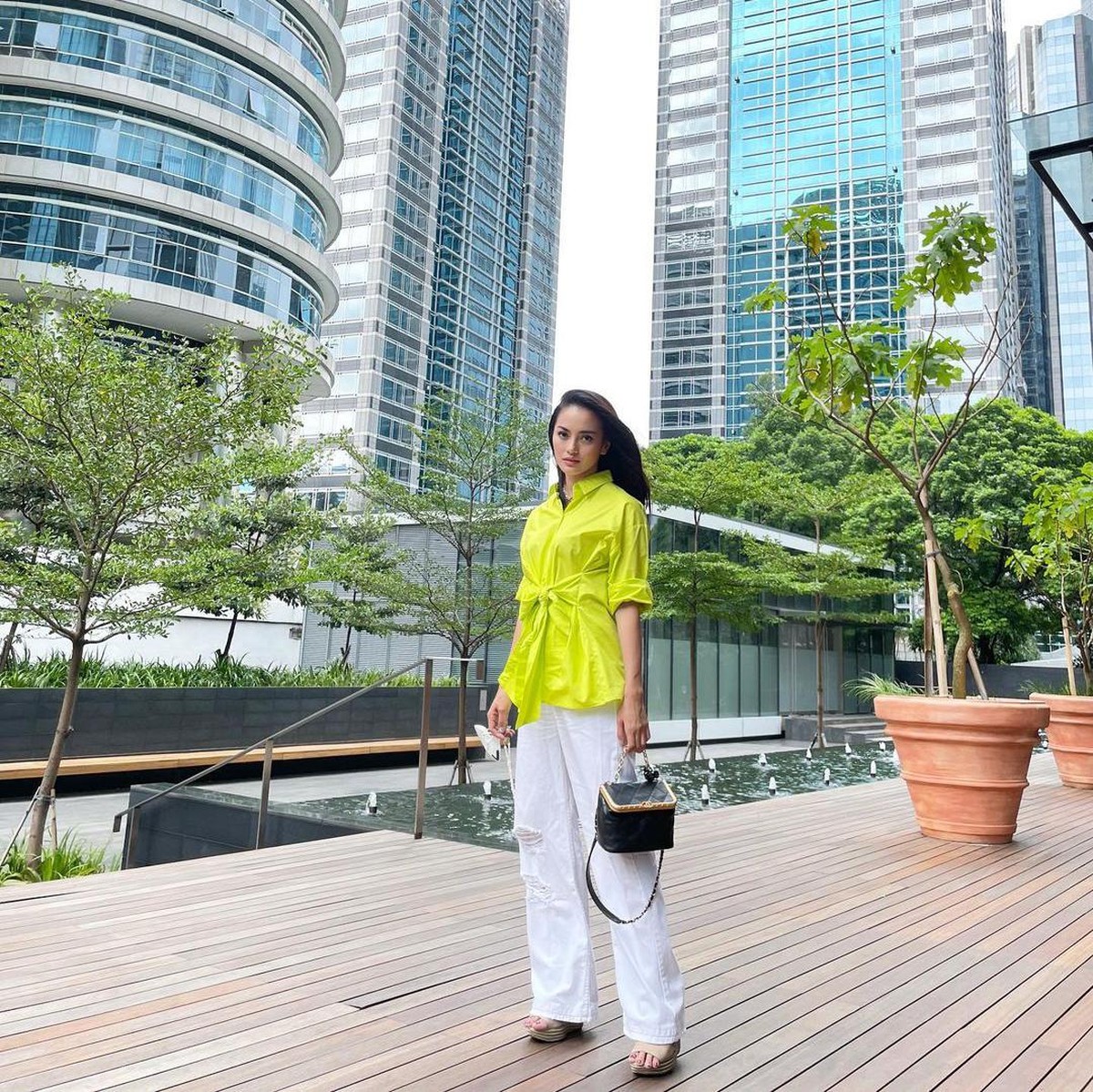 Ririn Ekawati kini dikabarkan tengah berbadan dua&period; Yuk kita intip potret cantik Ririn&excl;