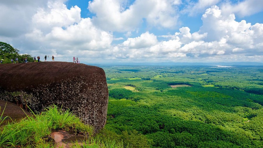 Three Whale Rock di Thailand