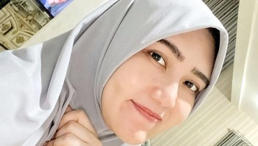 Berhijab Saat Liburan ke Bali, Via Vallen Didoakan Hijrah
