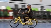 FOTO: Saat Perempuan Irak Ramai Bersepeda Kelilingi Mosul Sejumlah perempuan berpartisipasi dalam lomba maraton sepeda perempuan pertama di Irak.