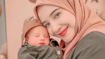 KOMENTAR ZASKIA SUNGKAR PADA POSTINGAN RIZKI DA