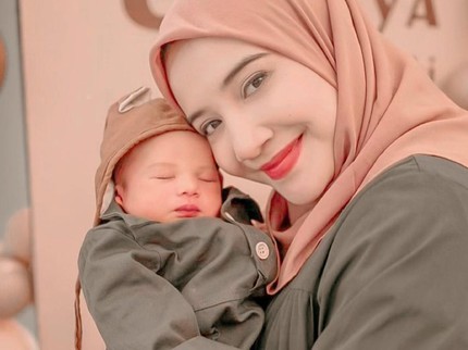 Wah, Sayang Banget Zaskia Sungkar Buang ASI Perah Sampai Diomelin Shireen