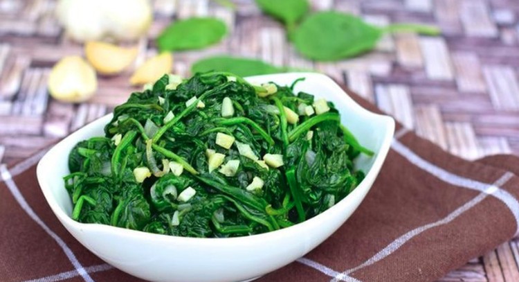 CARA MEMANASKAN SEAFOOD DAN SUP Ada alternatif cara untuk memanaskan makanan sahur yang sehat tanpa microwave, Bunda. Bagaimana caranya? Baca selengkapnya di sini, yuk.