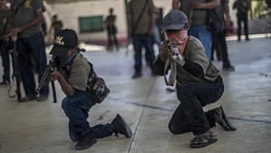 FOTO: Anak Meksiko Siap 'Angkat Senjata' Lawan Kartel Narkoba