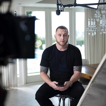 Anak Tom Hanks Digugat Eks Pacar Rp14 M atas Dugaan Pelecehan Fisik