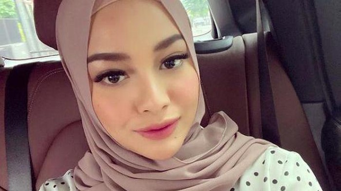 Aurel Hermansyah Berhijab