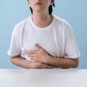 Buat Kamu yang Punya Riwayat GERD, Simak Tips Lancar Puasa dengan 5 Cara Ini