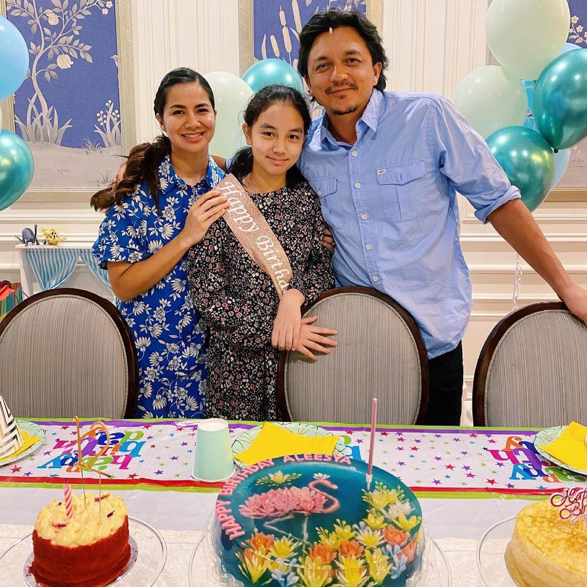 Engku Emran telah menikah dengan Noor Nabila pada maret 2021 lalu setelah bercerai dengan Laudya Cynthia Bella&period; Yuk kita intip kemesraan Engku dan Noor setelah menikah&excl;