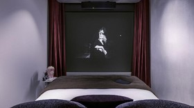 Hotel di Paris Suguhkan Sensasi Bermalam dalam Bioskop