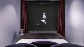 Hotel di Paris Suguhkan Sensasi Bermalam dalam Bioskop