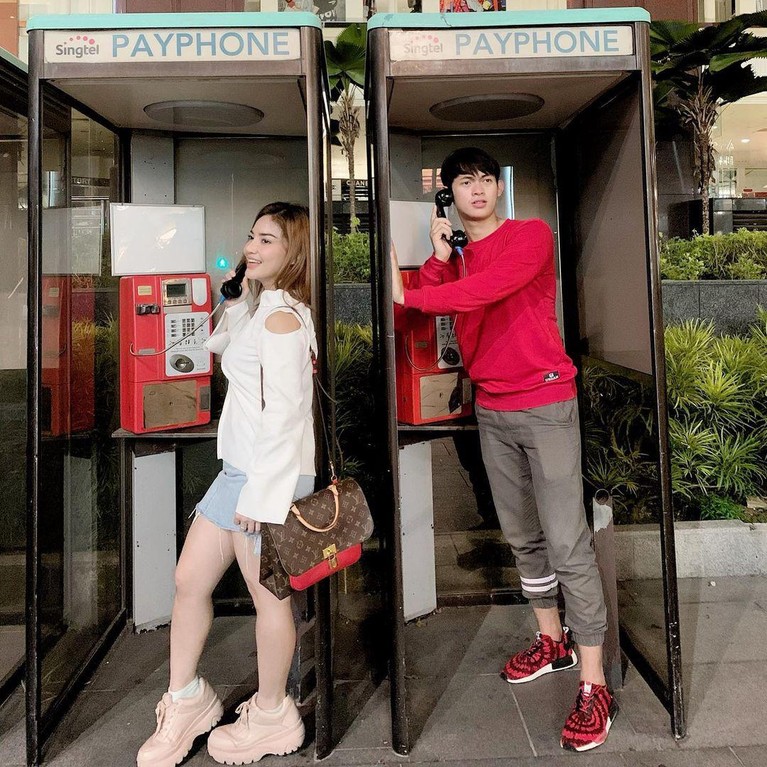 Irma Darmawangsa telah dua tahun menjalin hubungan asmara dengan Irfan Sebastian. Berikut momen romantis mereka berdua!