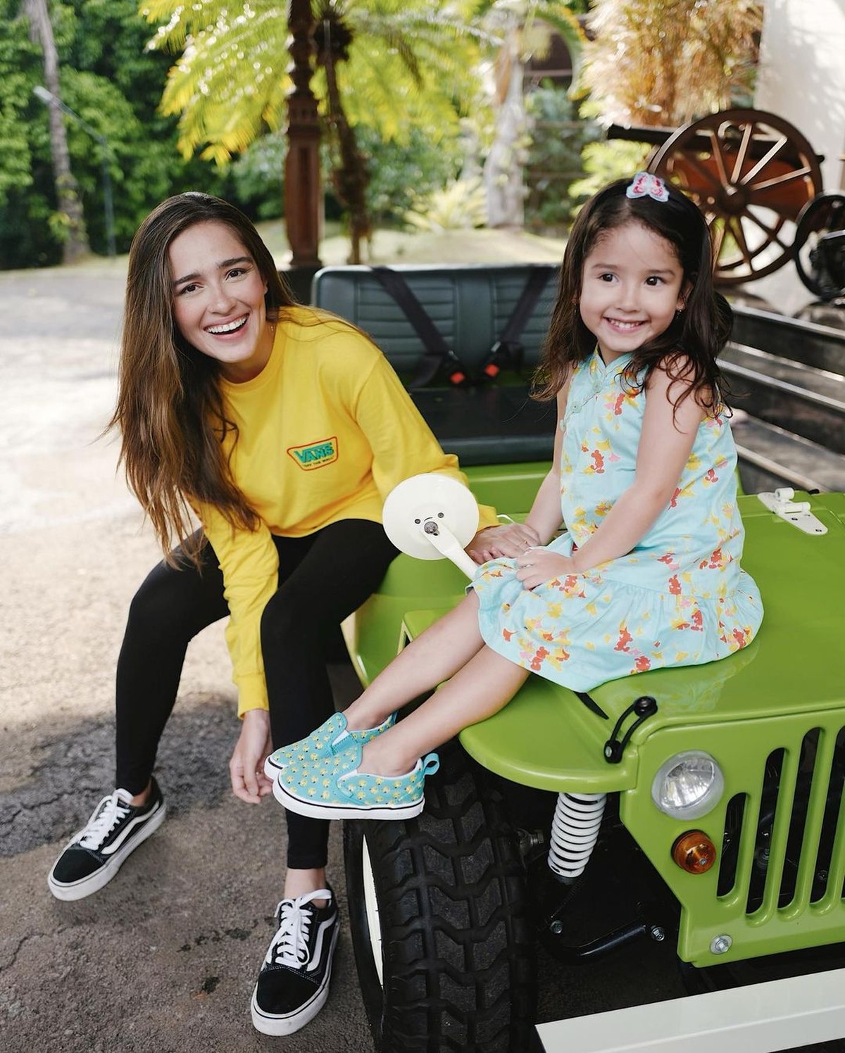 Berikut adalah momen kekompakkan Yasmine Wildblood dan putrinya