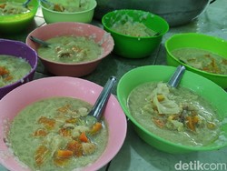 Bubur India Disajikan Lagi untuk Buka Puasa di Masjid Jami Pekojan Semarang