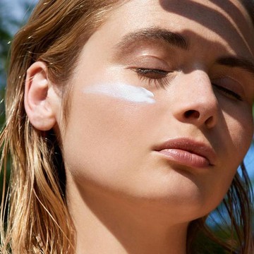 Masih Malas Pakai Sunscreen? Ini Akibat Buruk ke Wajah Kamu