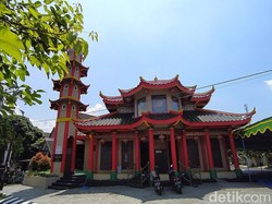 Berkenalan dengan Ustaz Mualaf di Balik Masjid Mirip Kelenteng Magelang