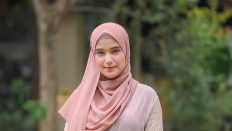 nadya mustika Nadya mustika melahirkan.
