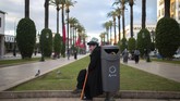 FOTO: Sisi Kelam di Balik Keceriaan Charlie Chaplin Maroko Belhussein Abdelsalam berusaha ceria menjadi Charlie Chaplin dan badut dari Maroko demi mencari nafkah di tengah impitan kemiskinan.