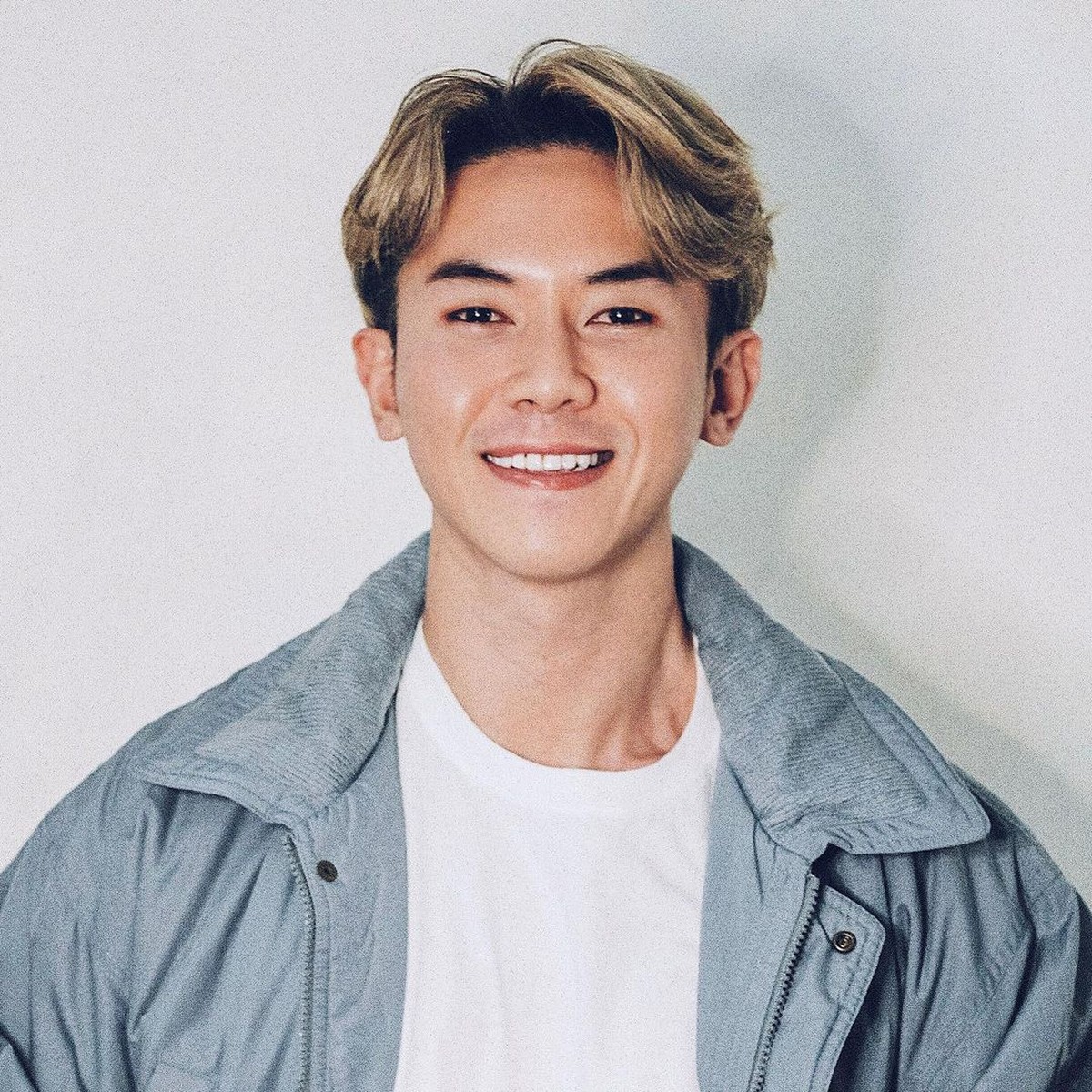 Mengejutkan&comma; Rafael Tan pernah menjalani 3 agama sekaligus&period; Berikut potret Rafael Tan&excl;