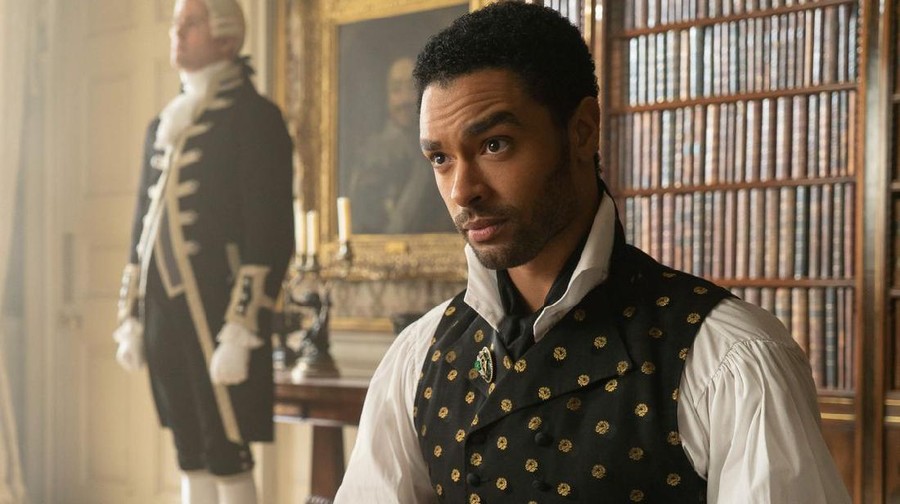 Rege-Jean Page Absen di 'Bridgerton 2', Produser Diprotes Fansj