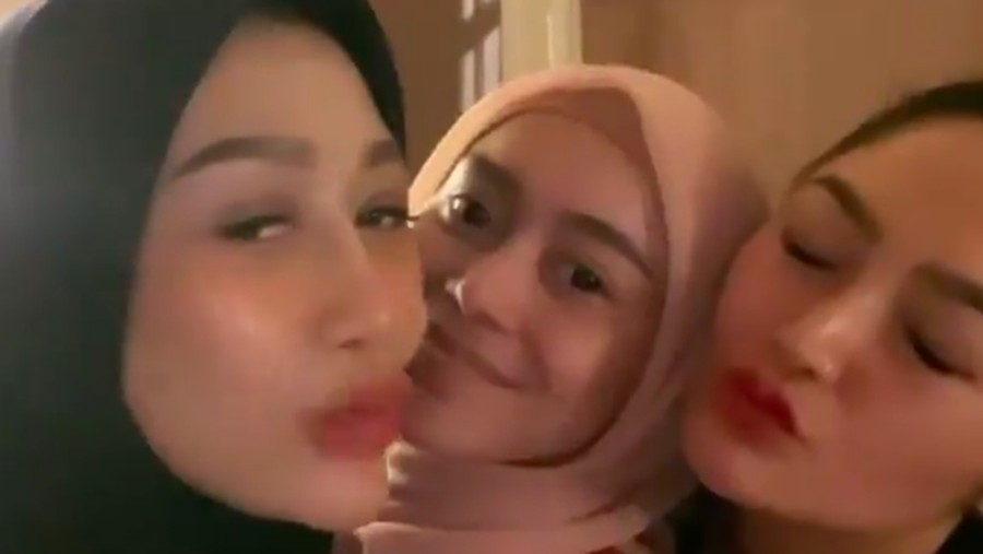 Reza Gladys, Lesti Kejora dan Siti Badriah