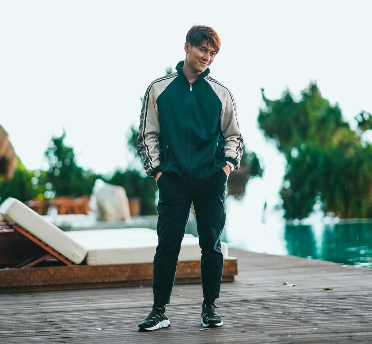 Saat Lesti Kejora ramai diperbincangkan terkait videonya dengan Boy William&comma; Rizky Billar juga selalu memberikan dukungan untuknya&period; Yuk kita lihat Rizky Billar sosok kekasih idaman&excl;