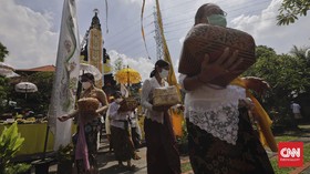 FOTO: Khidmat Sembahyang pada Hari Raya Galungan