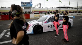 FOTO: Debut Bersejarah Tim Wanita di Balap Mobil Argentina