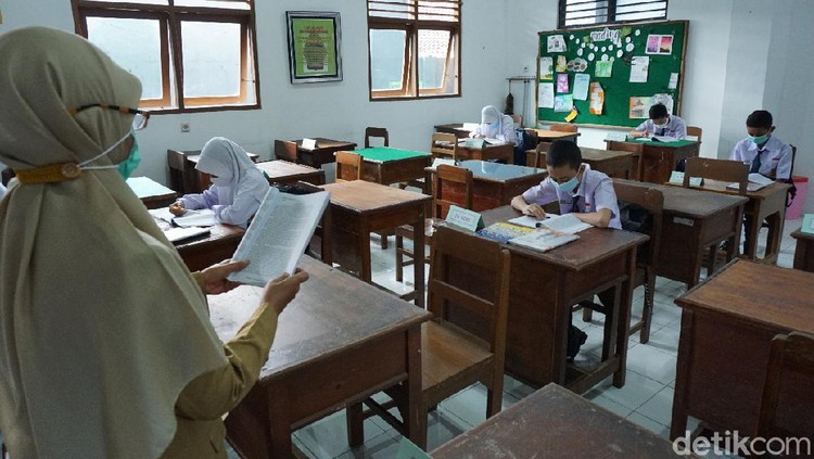 Uji coba pembelajaran tatap muka di SMPN 1 Boyolali, Rabu (14/4/2021).