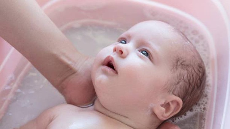 Nama bayi perempuan yang cantik dan bermakna cinta ini cocok calon buah hati Bunda yang akan segera lahir. Yuk simak di sini Bun!