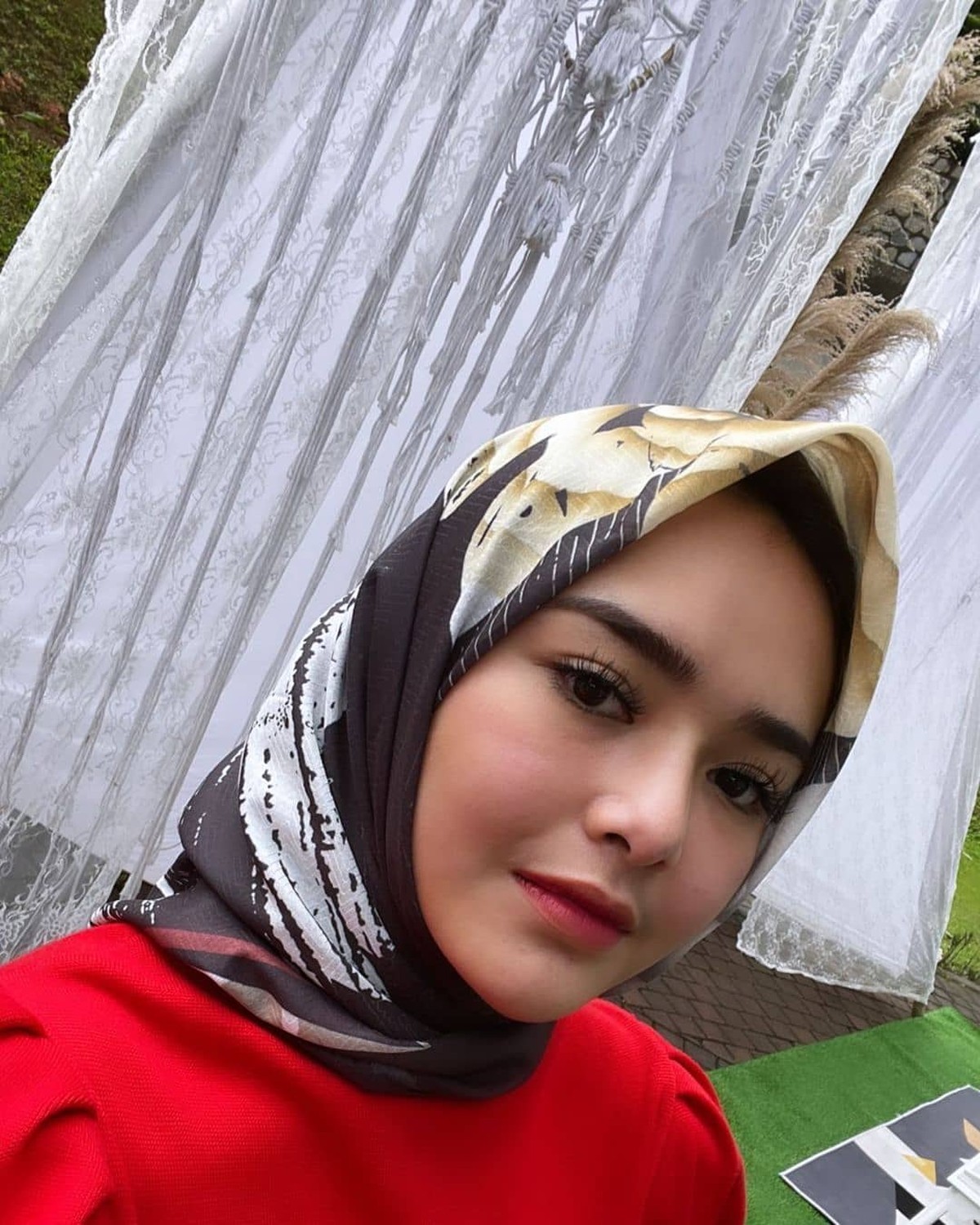 Berikut ini adalah potret Amanda Manopo mengenakan hijab&excl;