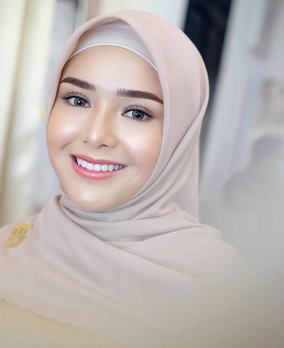 berikut ini adalah potret Amanda Manopo memakai hijab&excl;