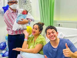 Istri Melahirkan di Tengah Pandemi, Andrew Andika Tegang