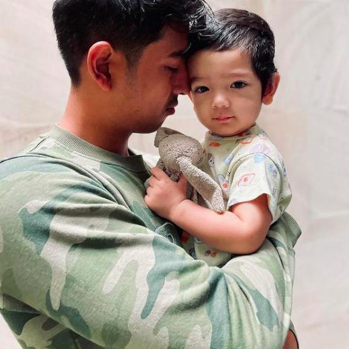 <p>Makin besar, Ibrahim makin mirip ayahnya, Arya Saloka atau bundanya, Putri Anne nih? (Foto: Instagram @putriannesaloka)</p>