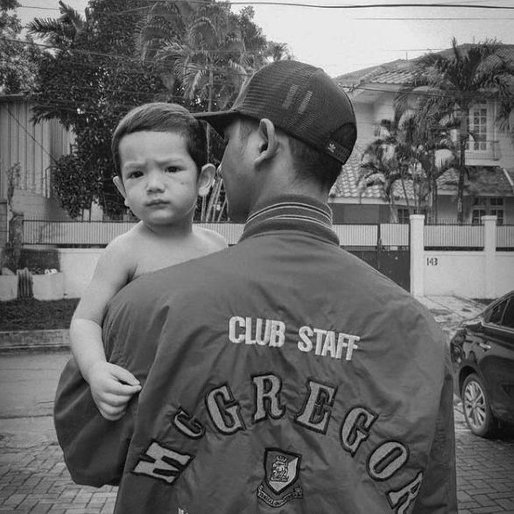 <p>Ibrahim kini baru berusia 1,5 tahun. Menggemaskan banget ya, Bunda? (Foto: Instagram @arya.saloka)</p>