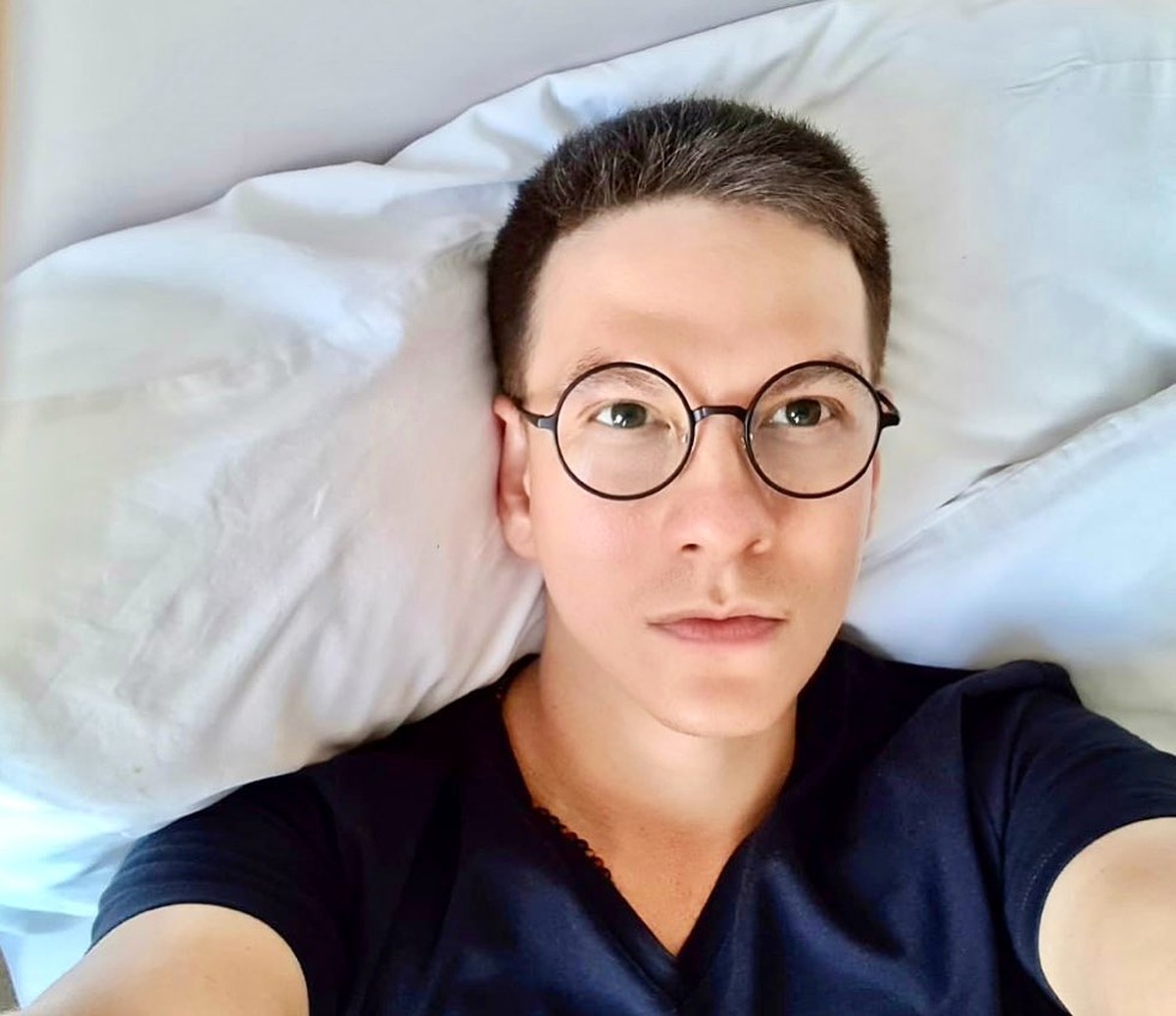 Bukan muslim Bertrand Antolin membagikan 550 Al-Quran&period; Yuk intip sosok Bertrand Antolin&excl;