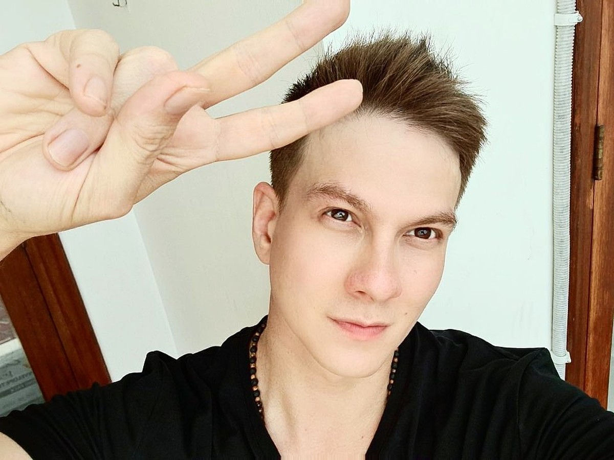 Bukan muslim Bertrand Antolin membagikan 550 Al-Quran&period; Yuk intip sosok Bertrand Antolin&excl;