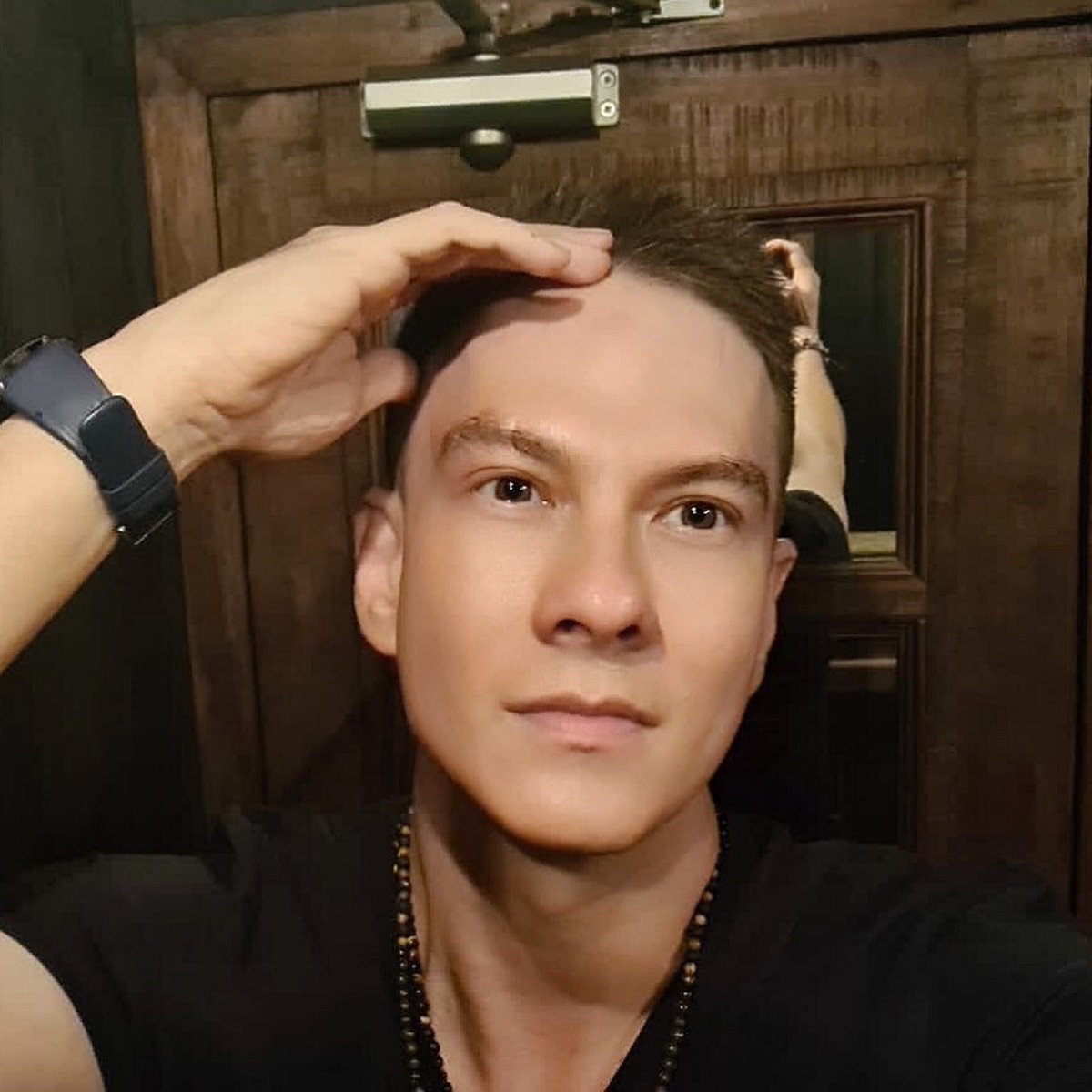 Bukan muslim Bertrand Antolin membagikan 550 Al-Quran&period; Yuk intip sosok Bertrand Antolin&excl;