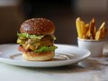 Hotel Rp10 Juta Semalam Jual Burger Koki Michelin Rp200 Ribu
