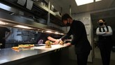 FOTO: Kenikmatan Burger ala Koki Michelin Seharga Rp200 Ribu Hotel mewah di Amsterdam Waldorf Astoria dengan dua koki Michelin star dan kamar seharga US$700 atau Rp10 juta per malam, kini punya menu yang lebih terjangkau.