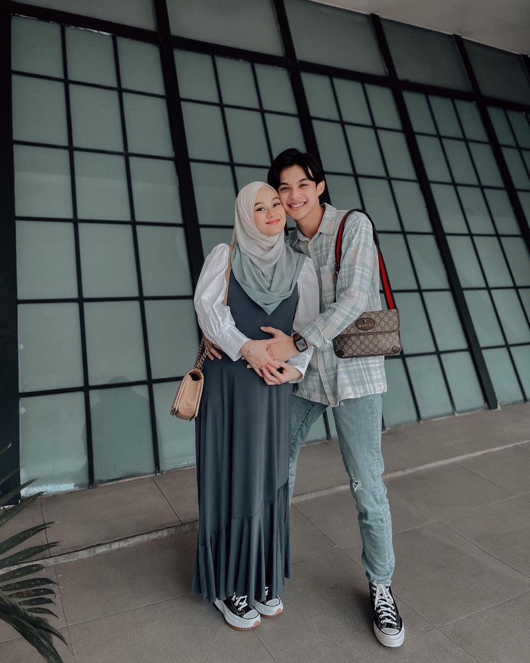 Deretan Artis yang Terpapar COVID-19 Bahkan Dinyatakam 2 Kali Positif Virus corona hingga kini masih menghantui. Berikut ini adalah deretan artis Tanah Air yang terpapar COVID-19 hingga dinyatakan 2 kali positif!