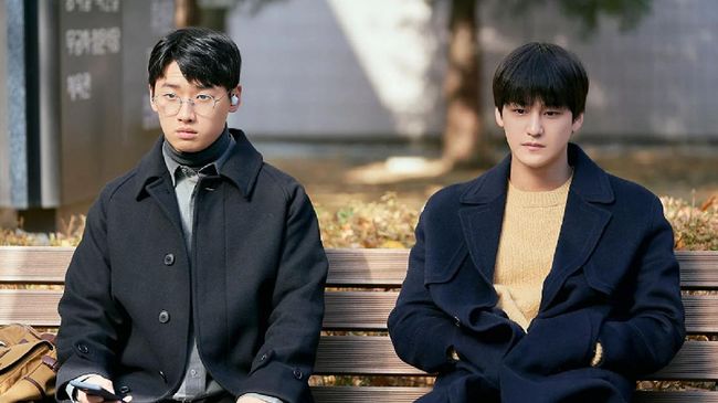 Rating episode terbaru dua drama yang tayang pertengahan April 2021, Law School dan Sell Your Haunted House, bersaing ketat.