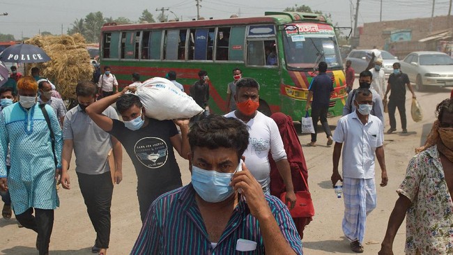 Bangladesh bakal mencabut lockdown nasional demi dapat merayakan rangkaian acara Iduladha 2021 meski di tengah lonjakan Covid-19.