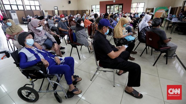 Ada sekitar 21 juta kalangan lanjut usia yang menjadi target vaksinasi tahap ketiga.