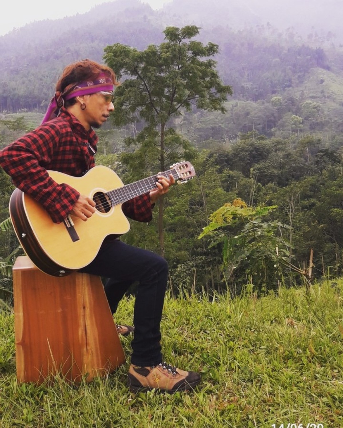 Kabar tak menyenangkan datang dari band Boomerang&comma; vokalis band mereka Hubert Henry tak sadarkan diri di rumah sakit&period; Inilah potret sang vokalis&excl;