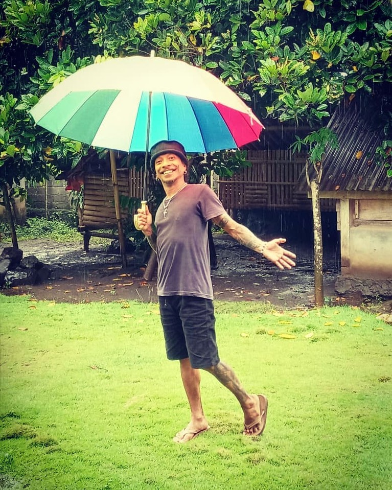 Kabar tak menyenangkan datang dari band Boomerang, vokalis band mereka Hubert Henry tak sadarkan diri di rumah sakit. Inilah potret sang vokalis!