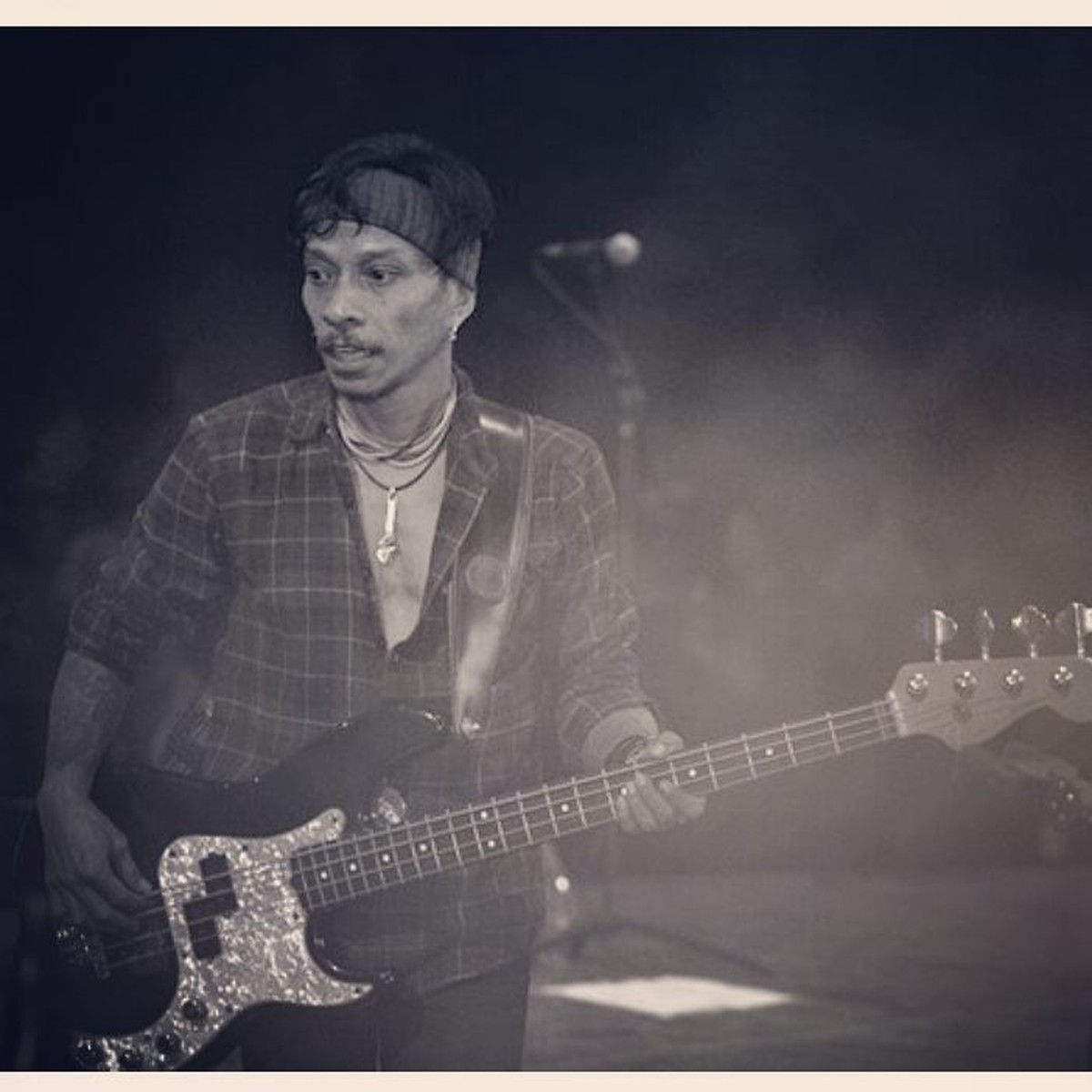 Kabar tak menyenangkan datang dari band Boomerang&comma; vokalis band mereka Hubert Henry tak sadarkan diri di rumah sakit&period; Inilah potret sang vokalis&excl;